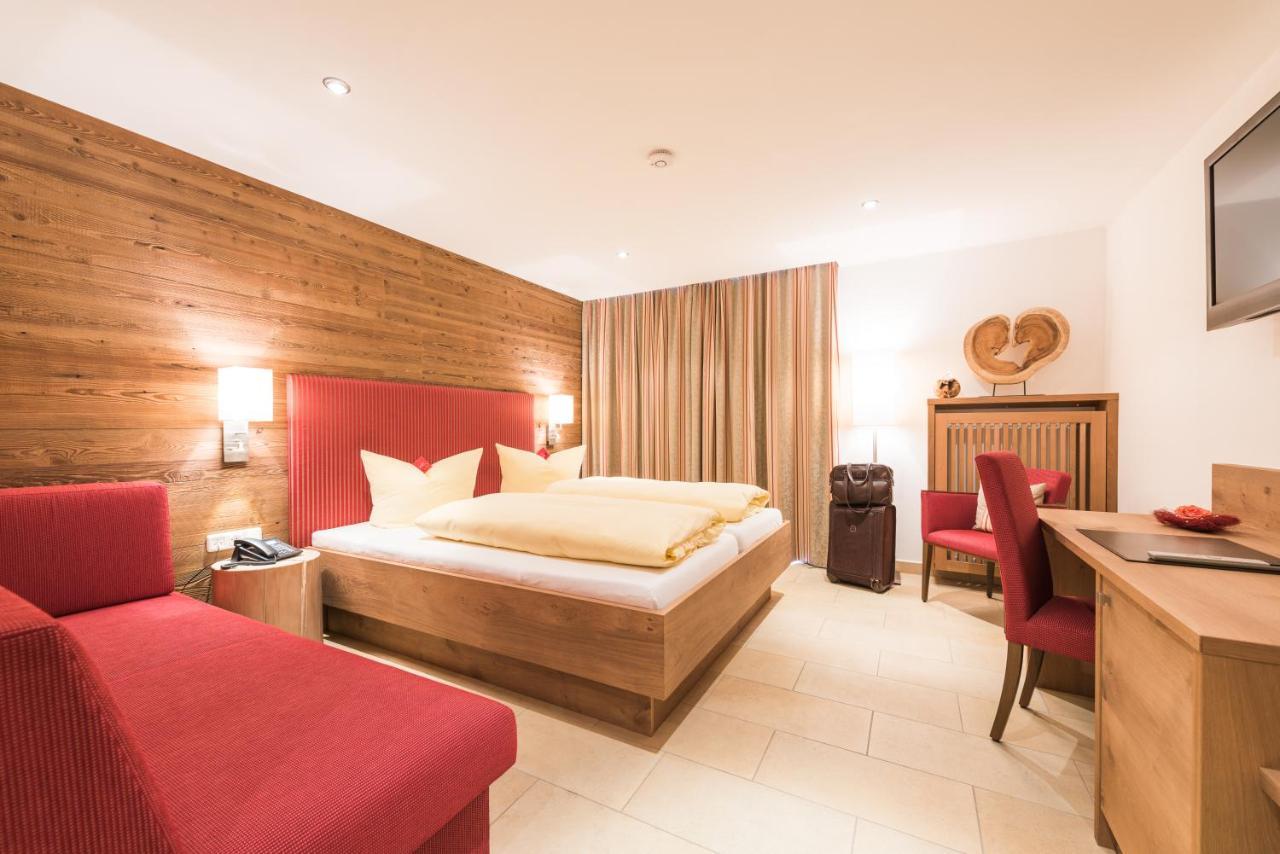 Hotel Ariadne ローゼンハイム エクステリア 写真